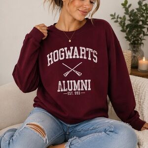 ✨ Hogwarts Alumni Sweatshirt Crewneck Burgundy Red Graphic Pullover Size L